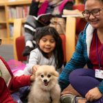 Een hond op school voor betere sociaal-emotionele vaardigheden
