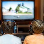 Gokelementen in en rond videogames verhogen kans op gokken bij tieners