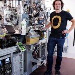 Een microscoop die bacteriën heel laat