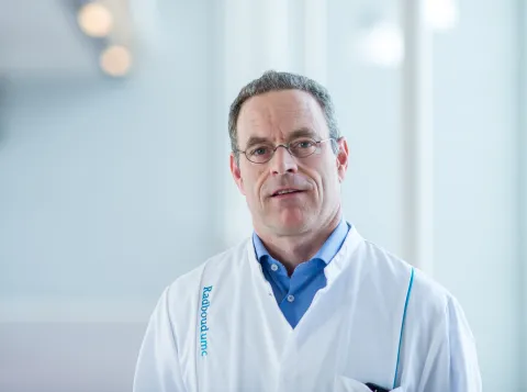 Dr. Eric Ruhé