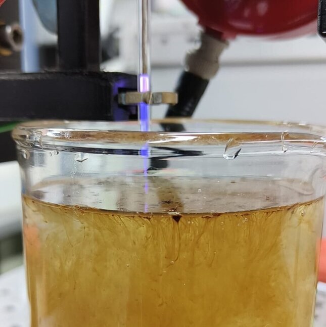 Positief plasma mengt koffie met 'superwater'.
