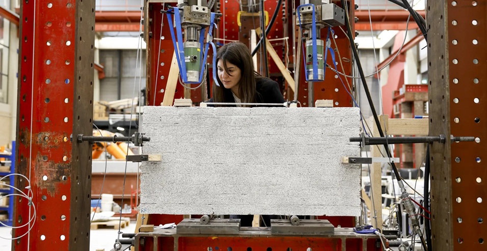 Belen Gaggero aan het werk op de TU Delft